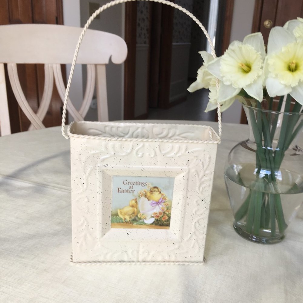 Easter Decoration Metal Basket